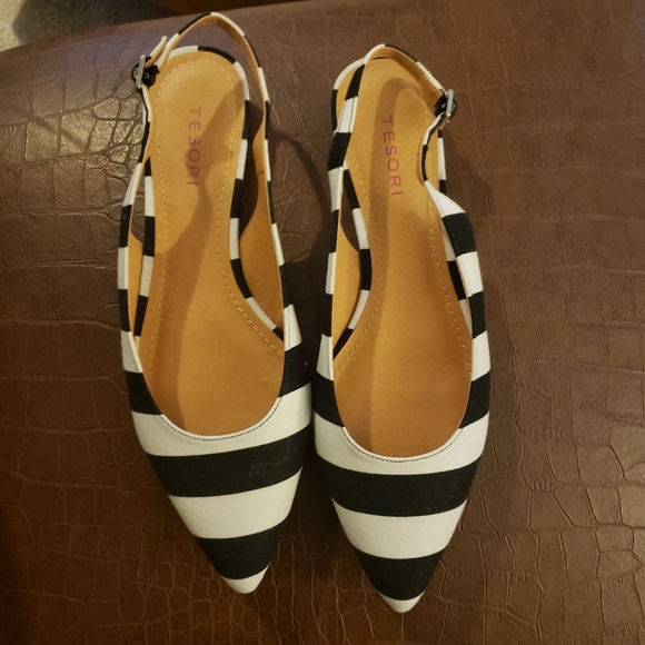 Tesori Shoes - Tesori Black/ white stripe slingback flat  9M NWT